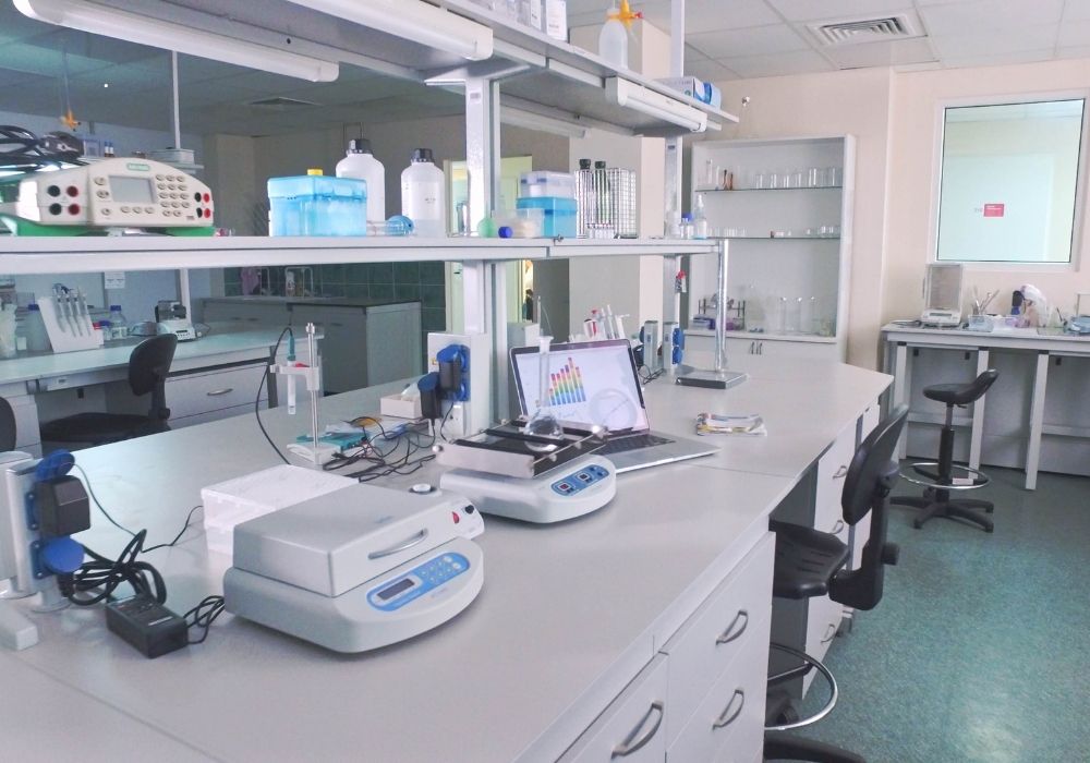 ONE MALL (11) معامل طبية في الشروق داخل وان مول من العربي للتطوير العقاري، وحدات مجهزة بمساحات متنوعة وخدمات متكاملة للاستثمار الطبي المربح.