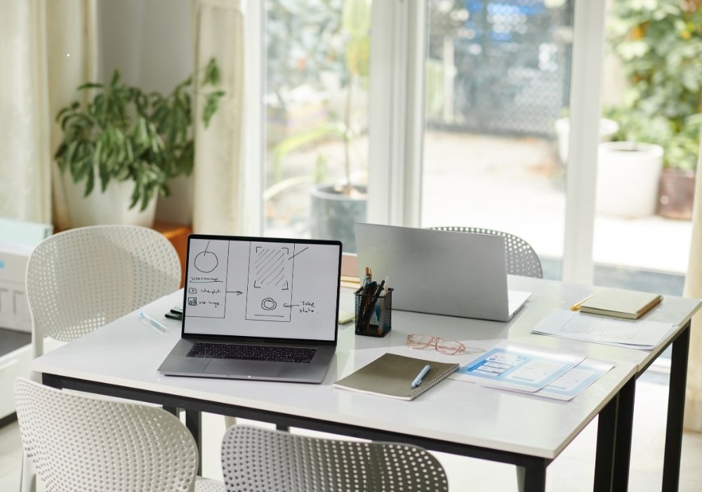 مقر إداري للبيع في الشروق بمساحات متنوعة داخل وان مول من العربي للتطوير العقاري، موقع استراتيجي، تصميم عصري، وخدمات متكاملة تناسب جميع الأنشطة.