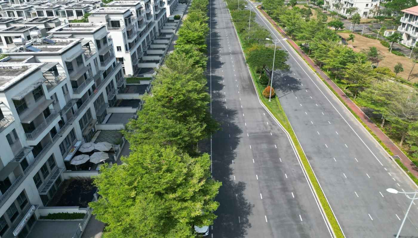 مشهد يوضح استخدام التكنولوجيا والابتكار في تصميم وبناء مشروعات العربي للتطوير العقاري